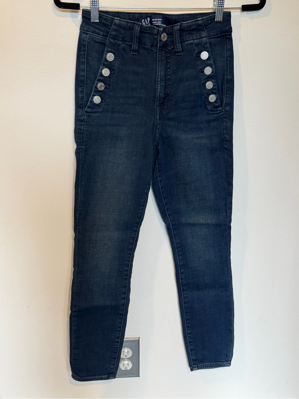NWOT GAP Women's Dark Blue High-Rise Button-Accent Stretchy Skinny Jeans